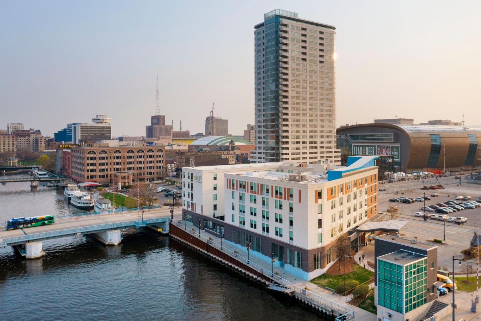 Aloft Hotel Milwaukee Downtown Exterior foto